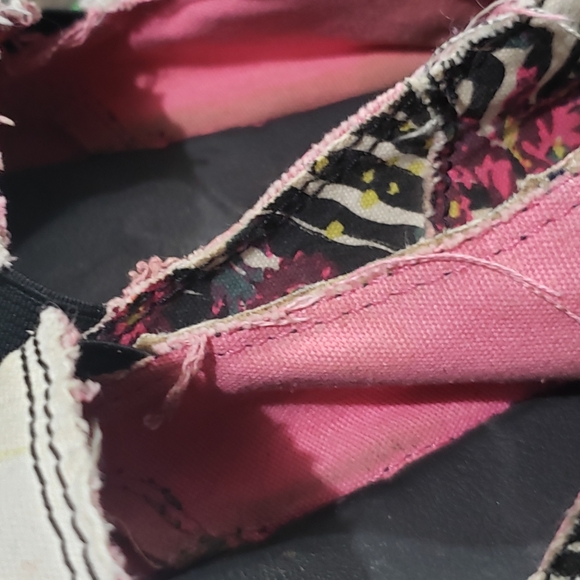 Sanuk scribble zebra shoes - Picture 7 of 10